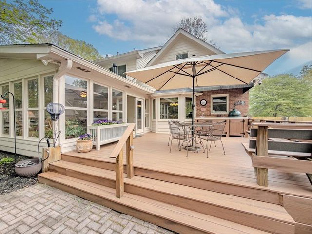 733 Ridgeview Drive SW, Lilburn, GA 30047