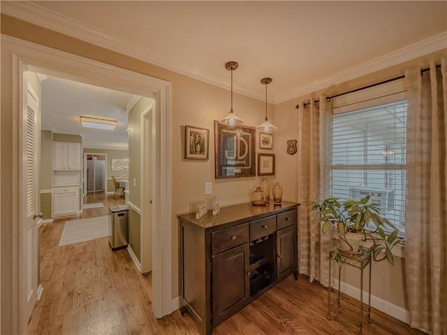 733 Ridgeview Drive SW, Lilburn, GA 30047