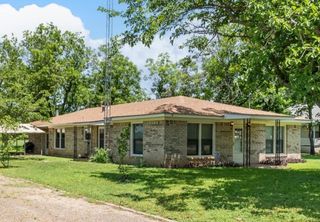 386 W Main Street, Elm Mott, TX 76640