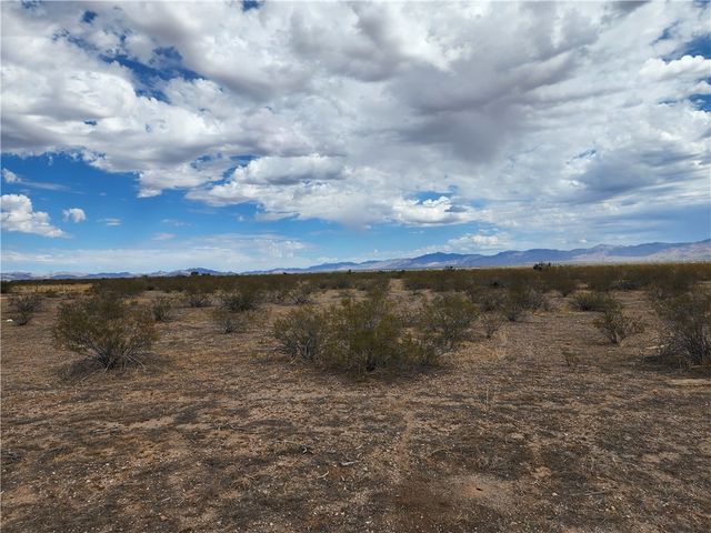 0000 Muscovite, Golden Valley, AZ 86413