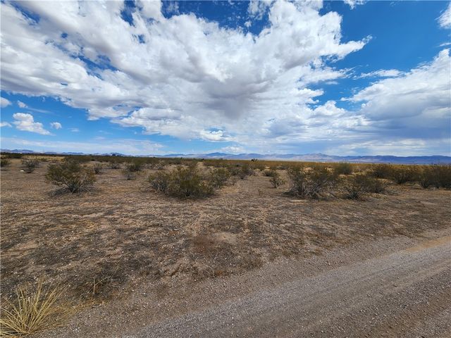0000 Muscovite, Golden Valley, AZ 86413
