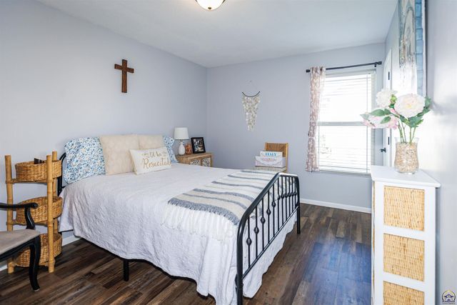 7031 SW 17th TER, Topeka, KS 66615