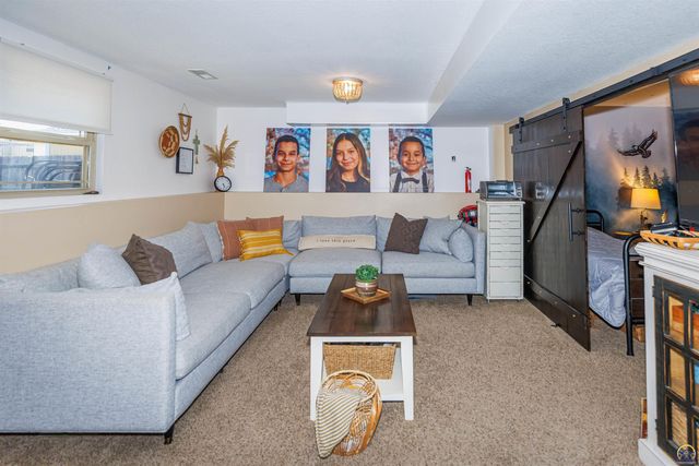 7031 SW 17th TER, Topeka, KS 66615