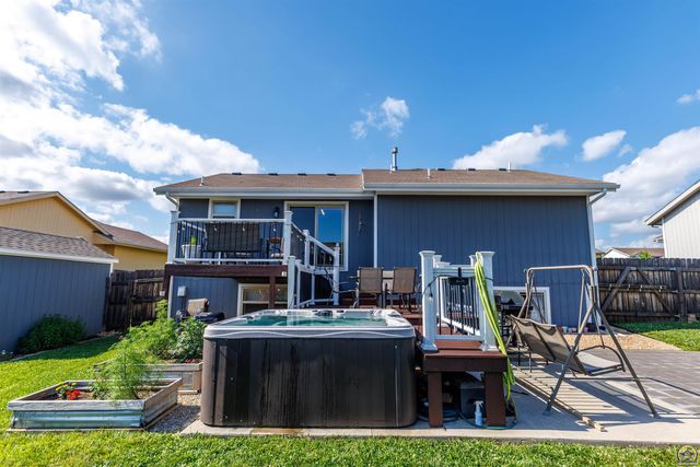 7031 SW 17th TER, Topeka, KS 66615