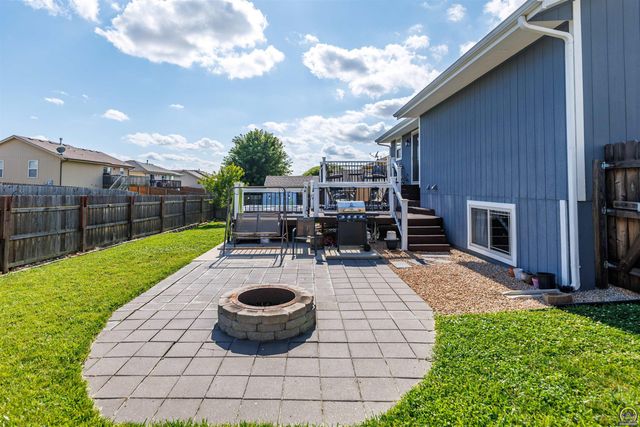 7031 SW 17th TER, Topeka, KS 66615