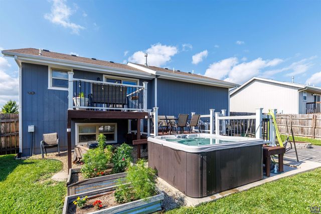 7031 SW 17th TER, Topeka, KS 66615