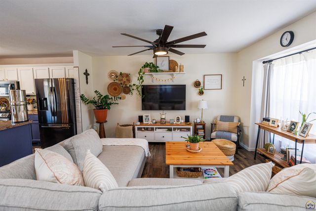 7031 SW 17th TER, Topeka, KS 66615