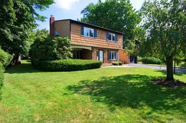 165 Salem Road, East Hills, NY 11577