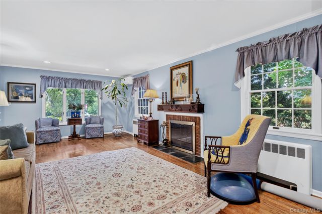165 Salem Road, East Hills, NY 11577