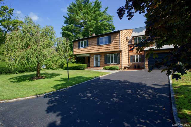 165 Salem Road, East Hills, NY 11577