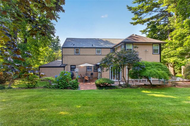 165 Salem Road, East Hills, NY 11577