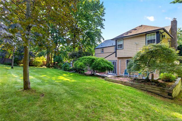165 Salem Road, East Hills, NY 11577