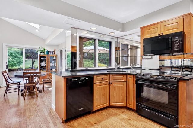 165 Salem Road, East Hills, NY 11577