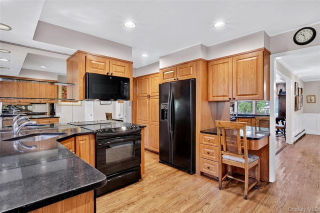 165 Salem Road, East Hills, NY 11577
