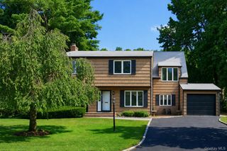 165 Salem Road, East Hills, NY 11577