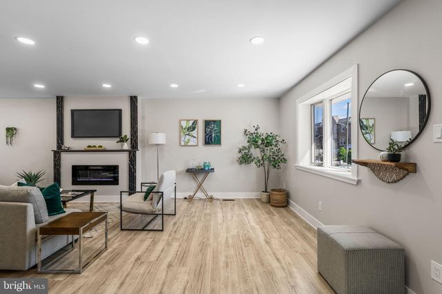 4220 OAKMONT ST, Philadelphia, PA 19136