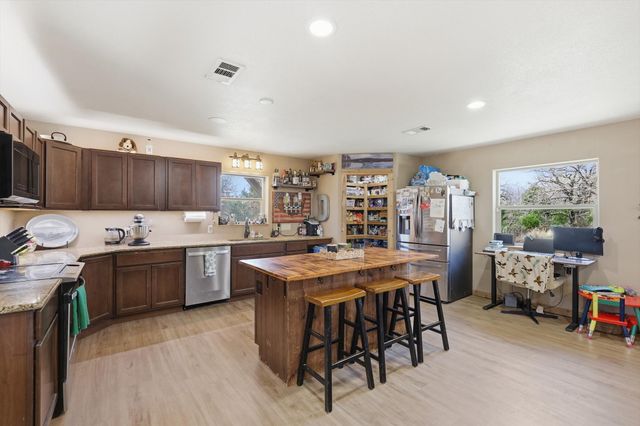 2119 County Road 2585, Alvord, TX 76225