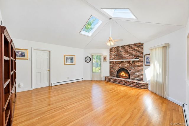 3 Barnsley Crescent, Mount Sinai, NY 11766