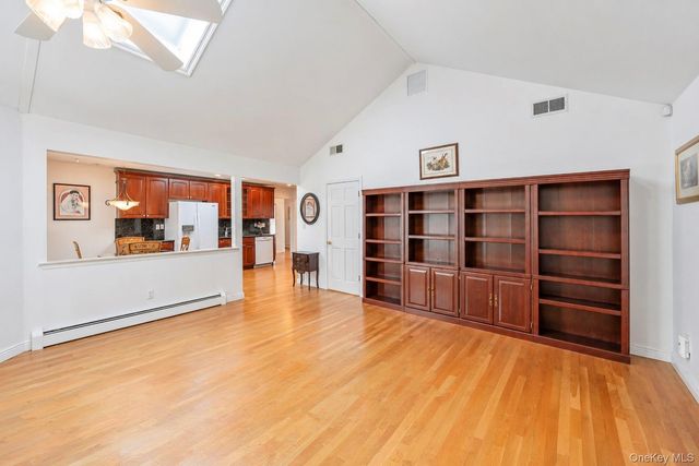 3 Barnsley Crescent, Mount Sinai, NY 11766