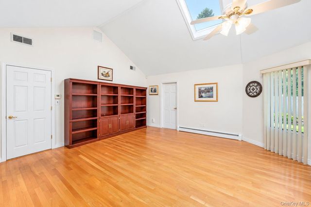 3 Barnsley Crescent, Mount Sinai, NY 11766
