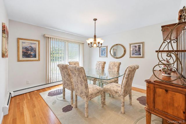 3 Barnsley Crescent, Mount Sinai, NY 11766