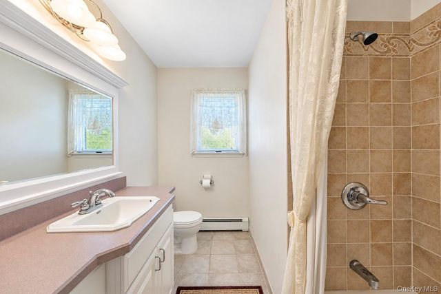 3 Barnsley Crescent, Mount Sinai, NY 11766