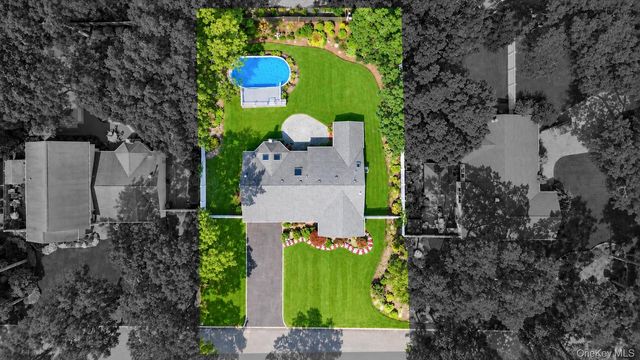 3 Barnsley Crescent, Mount Sinai, NY 11766
