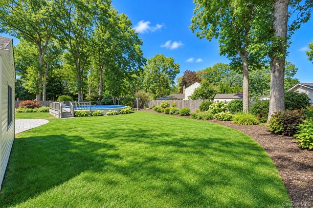 3 Barnsley Crescent, Mount Sinai, NY 11766