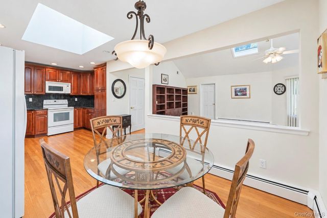 3 Barnsley Crescent, Mount Sinai, NY 11766