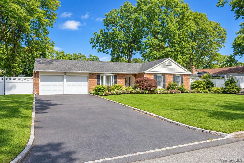 3 Barnsley Crescent, Mount Sinai, NY 11766 — photo 2