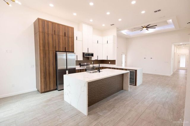 1913 E Silverton Circle, Edinburg, TX 78542