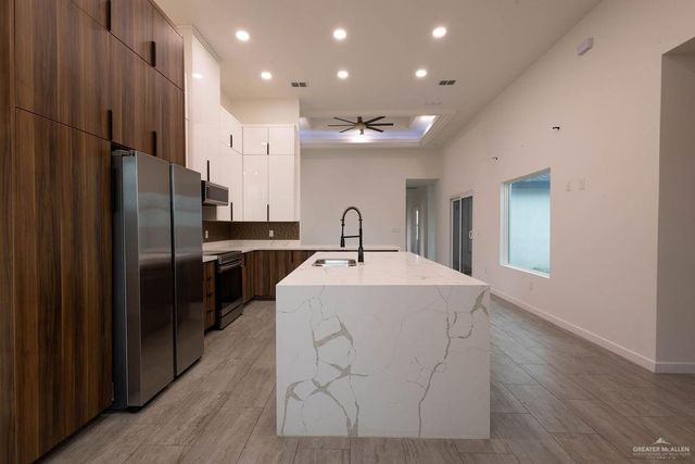 1913 E Silverton Circle, Edinburg, TX 78542