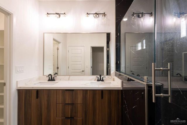 1913 E Silverton Circle, Edinburg, TX 78542