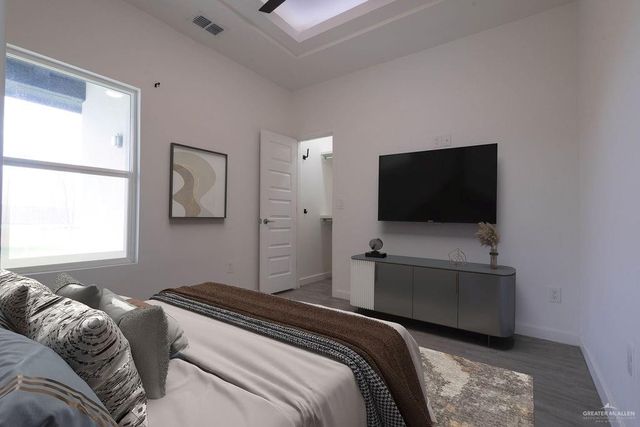 1913 E Silverton Circle, Edinburg, TX 78542