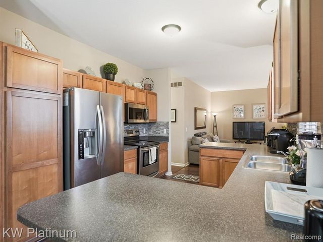 29384 Jennifer, Chesterfield, MI 48051
