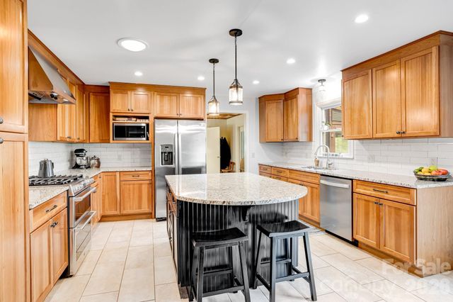 6334 Jacks Creek Road, Burnsville, NC 28714