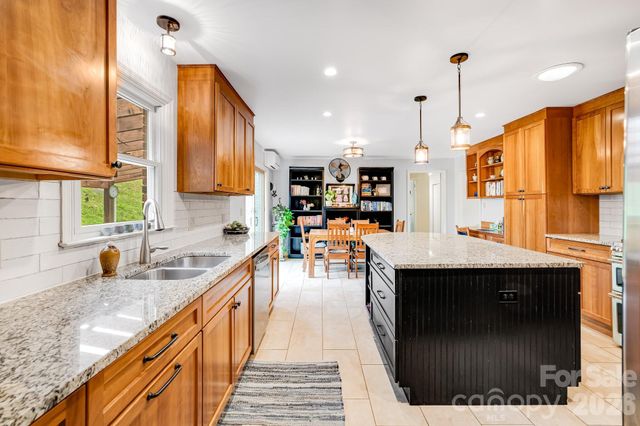 6334 Jacks Creek Road, Burnsville, NC 28714