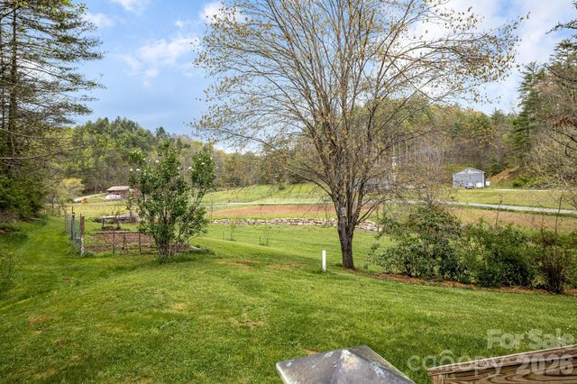 6334 Jacks Creek Road, Burnsville, NC 28714