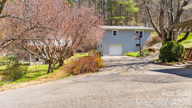 6334 Jacks Creek Road, Burnsville, NC 28714