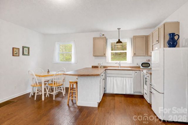 6334 Jacks Creek Road, Burnsville, NC 28714