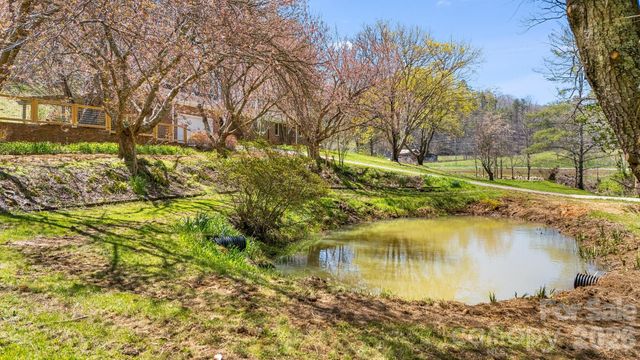 6334 Jacks Creek Road, Burnsville, NC 28714