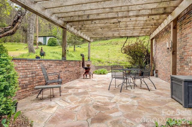 6334 Jacks Creek Road, Burnsville, NC 28714