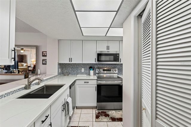 4650 BAY BOULEVARD 1044, Port Richey, FL 34668