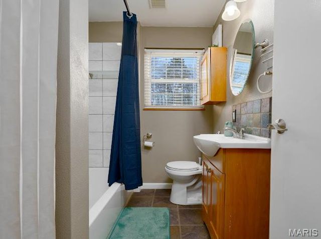 23 Windsor Drive, Belleville, IL 62223