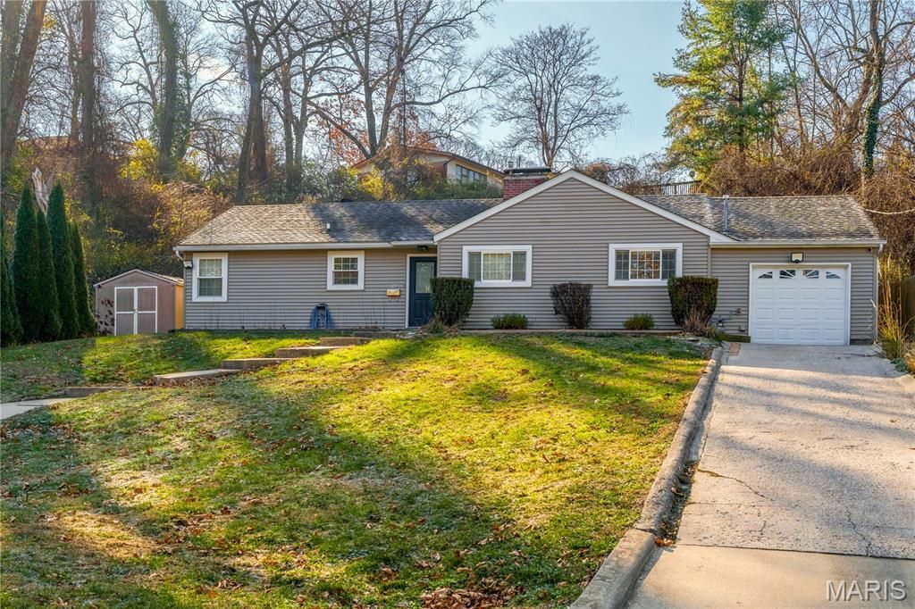 23 Windsor Drive, Belleville, IL 62223