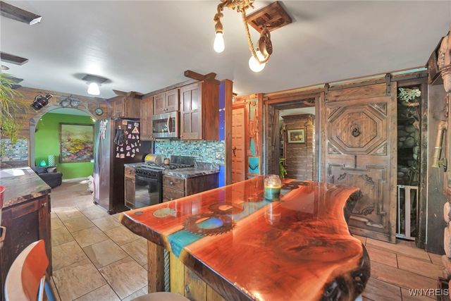 90 Maplewood Avenue, West Seneca, NY 14224