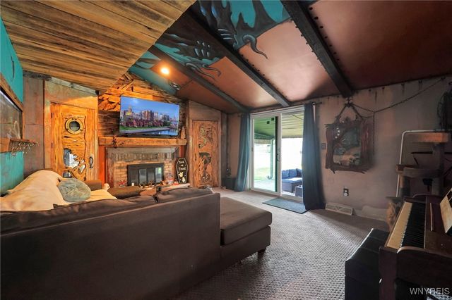 90 Maplewood Avenue, West Seneca, NY 14224