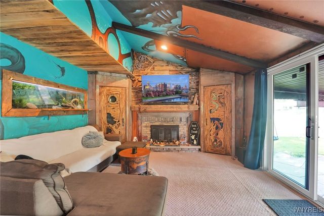 90 Maplewood Avenue, West Seneca, NY 14224