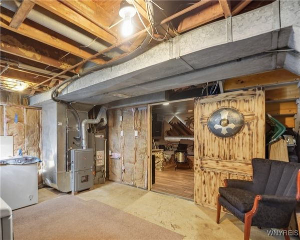 90 Maplewood Avenue, West Seneca, NY 14224