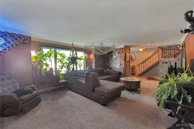 90 Maplewood Avenue, West Seneca, NY 14224